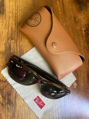 Ray-Ban Tortoise Frame polarized Sunglasses with Brown Case and cleaning cloth